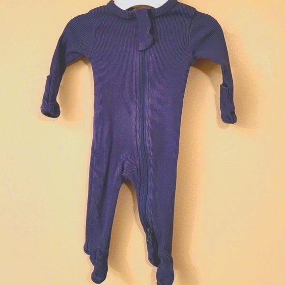 Organic ribbed footed one piece sleeper/romper - Picture 1 of 2